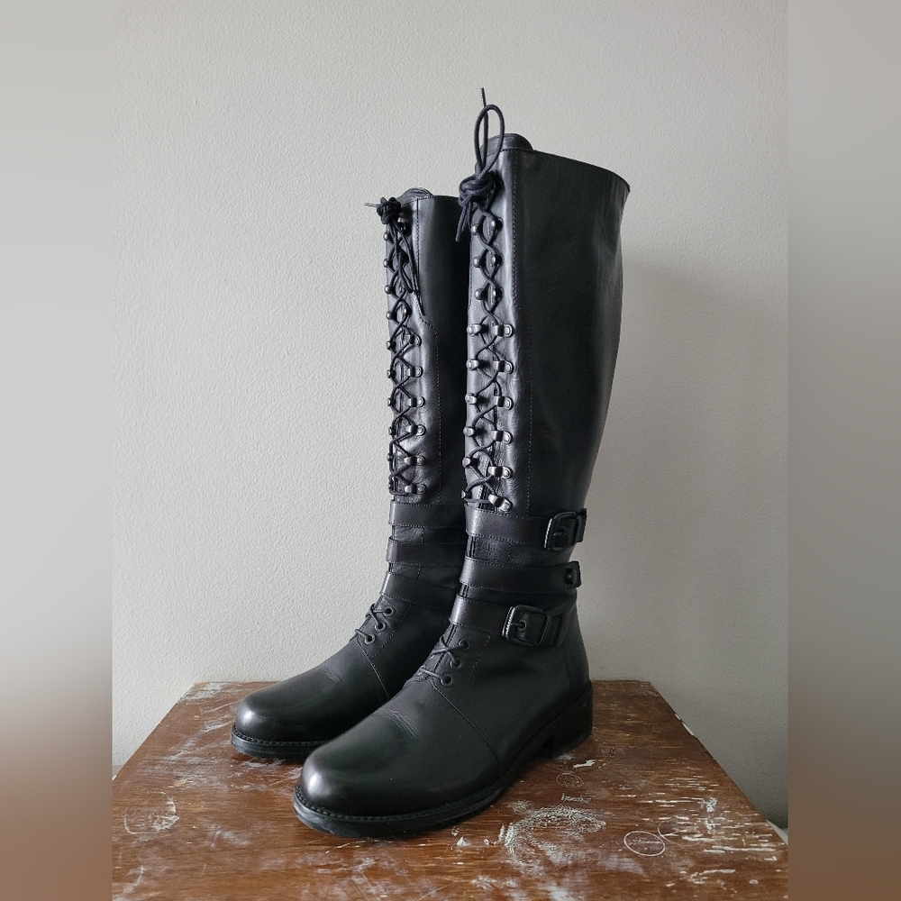 STUART WEITZMAN black leather boots